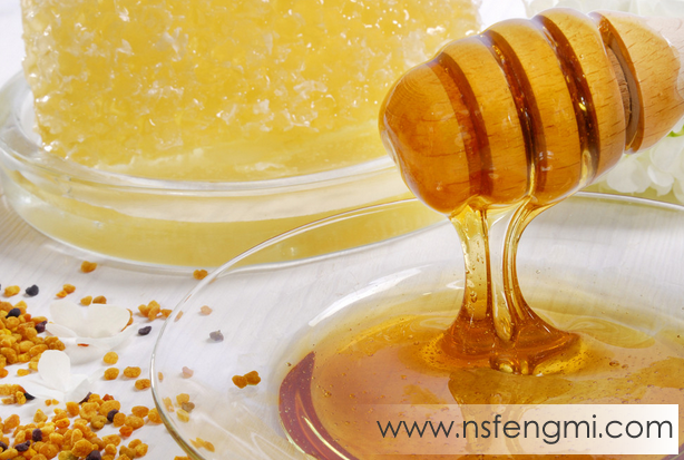 蜂蜜具有哪些食疗和药疗方面的作用 蜂蜜的常见功效与作用
