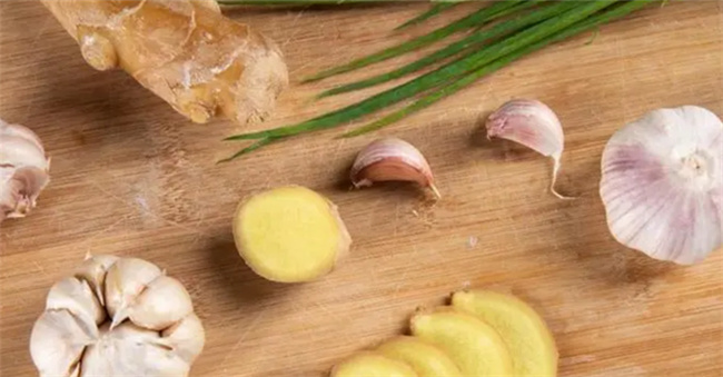 做菜时该怎样放葱姜蒜吗