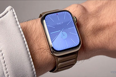 Apple Watch S10升级OLED显示屏 提升续航能力！